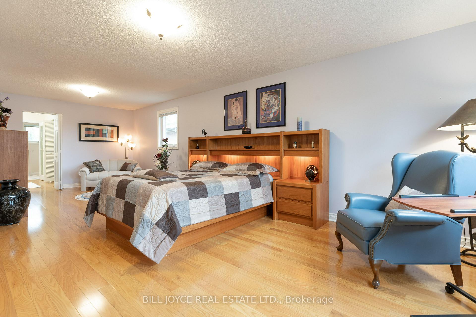 Photo 14 of 8 Mckelvey Drive, Markham, Aileen-Willowbrook — HOMEH