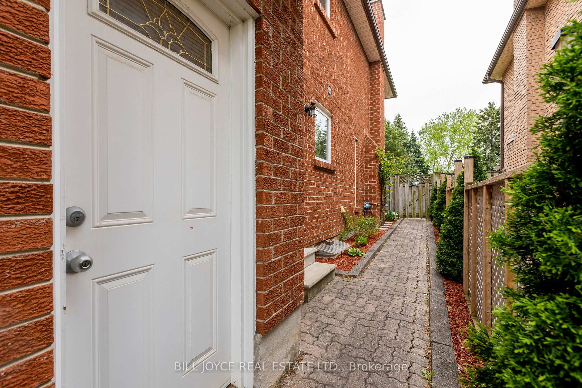 Photo 15 of 8 Mckelvey Drive, Markham, Aileen-Willowbrook — HOMEH