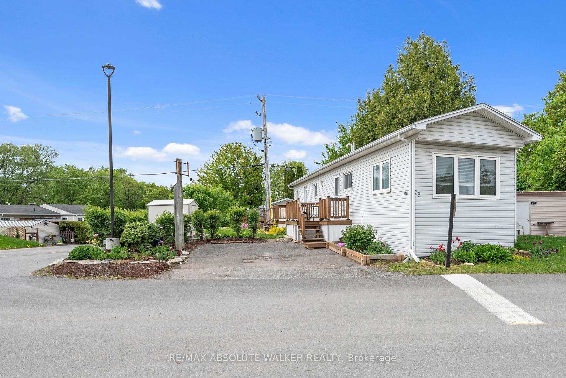 Photo 1 of 38 Ash Street, Ottawa, Bells Corners — HOMEH