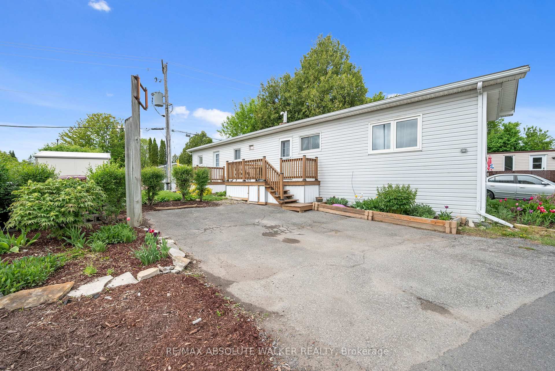 Photo 5 of 38 Ash Street, Ottawa, Bells Corners — HOMEH