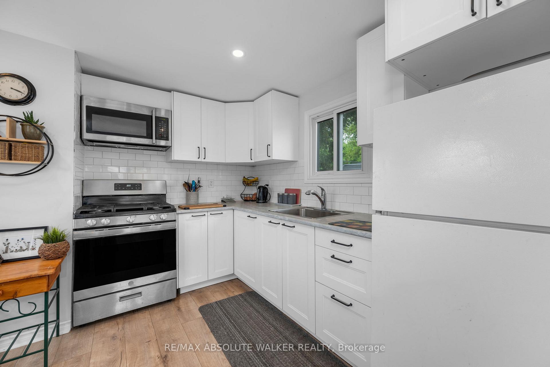 Photo 17 of 38 Ash Street, Ottawa, Bells Corners — HOMEH