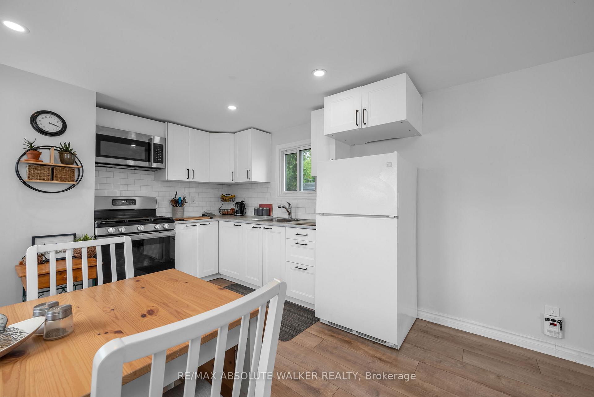 Photo 6 of 38 Ash Street, Ottawa, Bells Corners — HOMEH