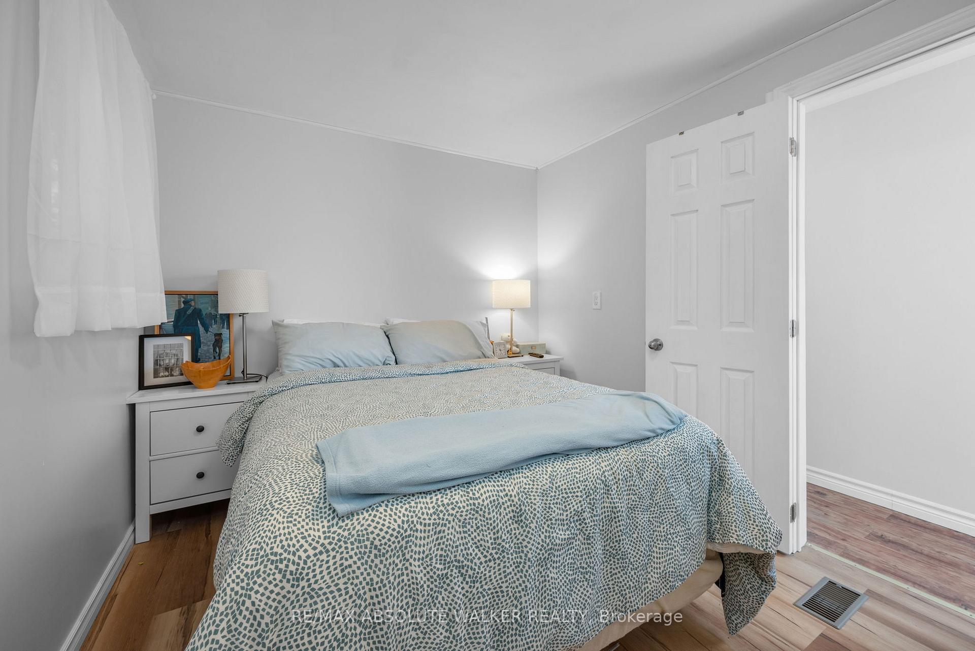 Photo 11 of 38 Ash Street, Ottawa, Bells Corners — HOMEH