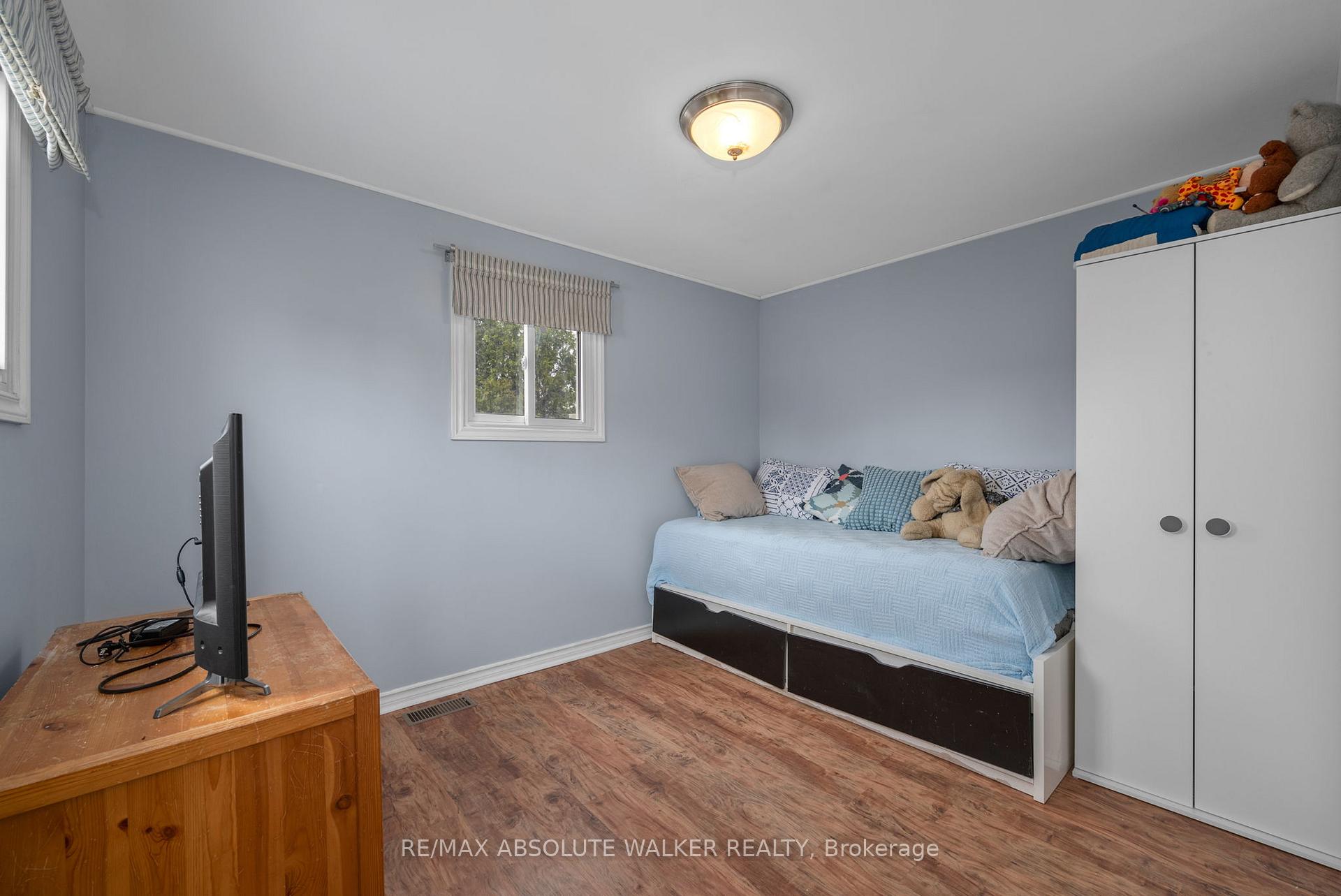 Photo 9 of 38 Ash Street, Ottawa, Bells Corners — HOMEH