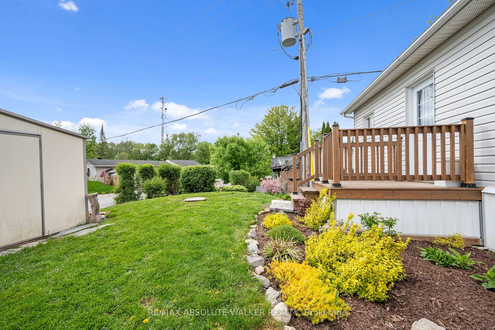 Photo 15 of 38 Ash Street, Ottawa, Bells Corners — HOMEH