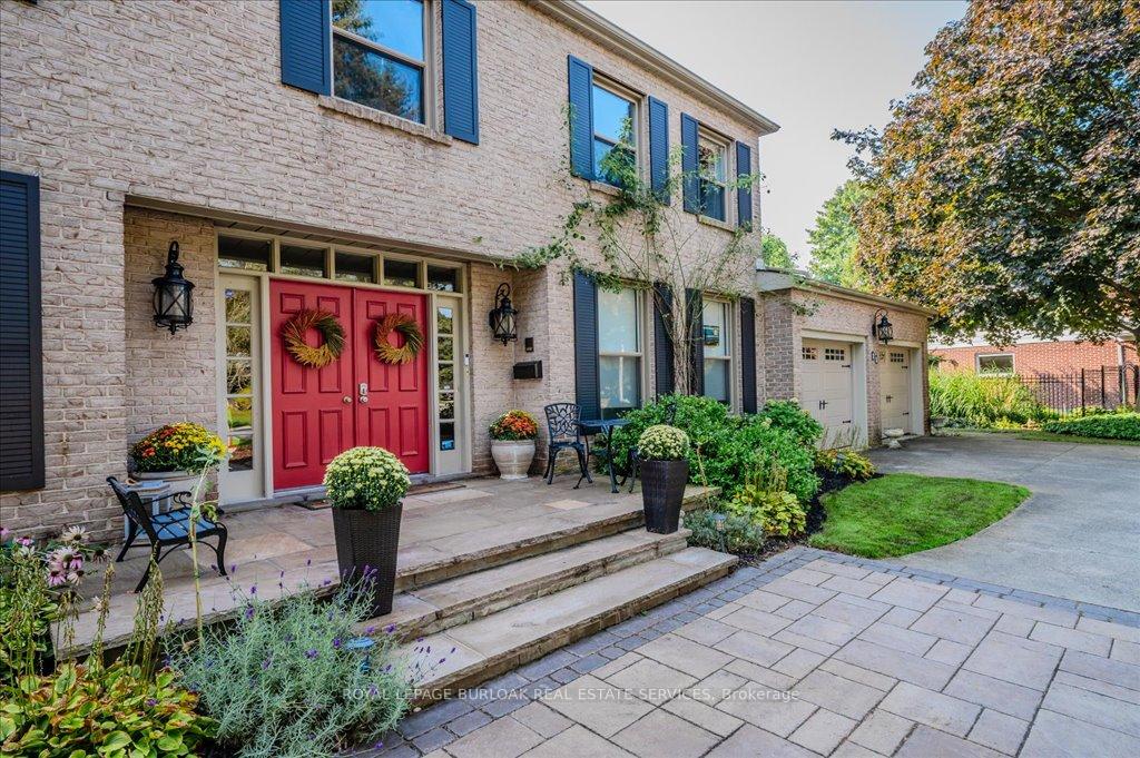 Photo 5 of 11 Robinhood Drive, Hamilton, Dundas — HOMEH