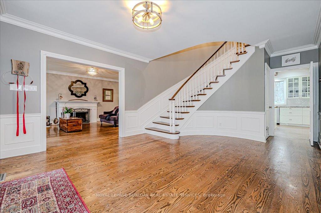Photo 4 of 11 Robinhood Drive, Hamilton, Dundas — HOMEH