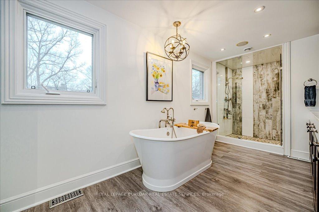 Photo 22 of 11 Robinhood Drive, Hamilton, Dundas — HOMEH