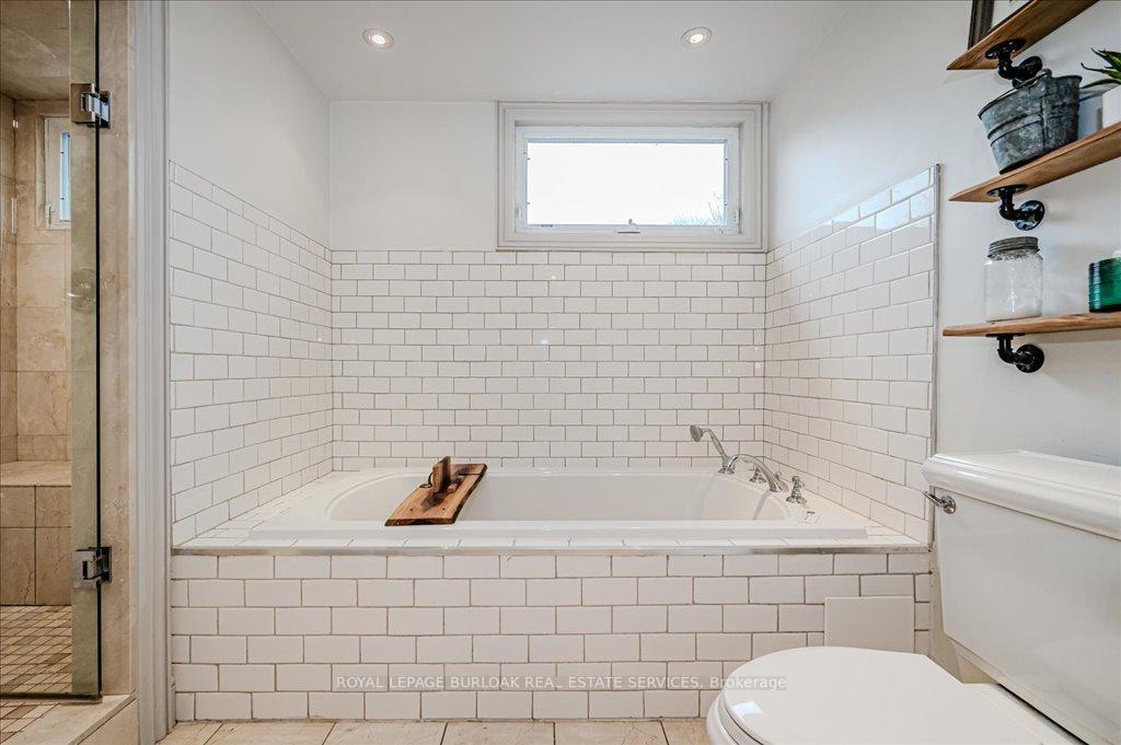 Photo 28 of 11 Robinhood Drive, Hamilton, Dundas — HOMEH