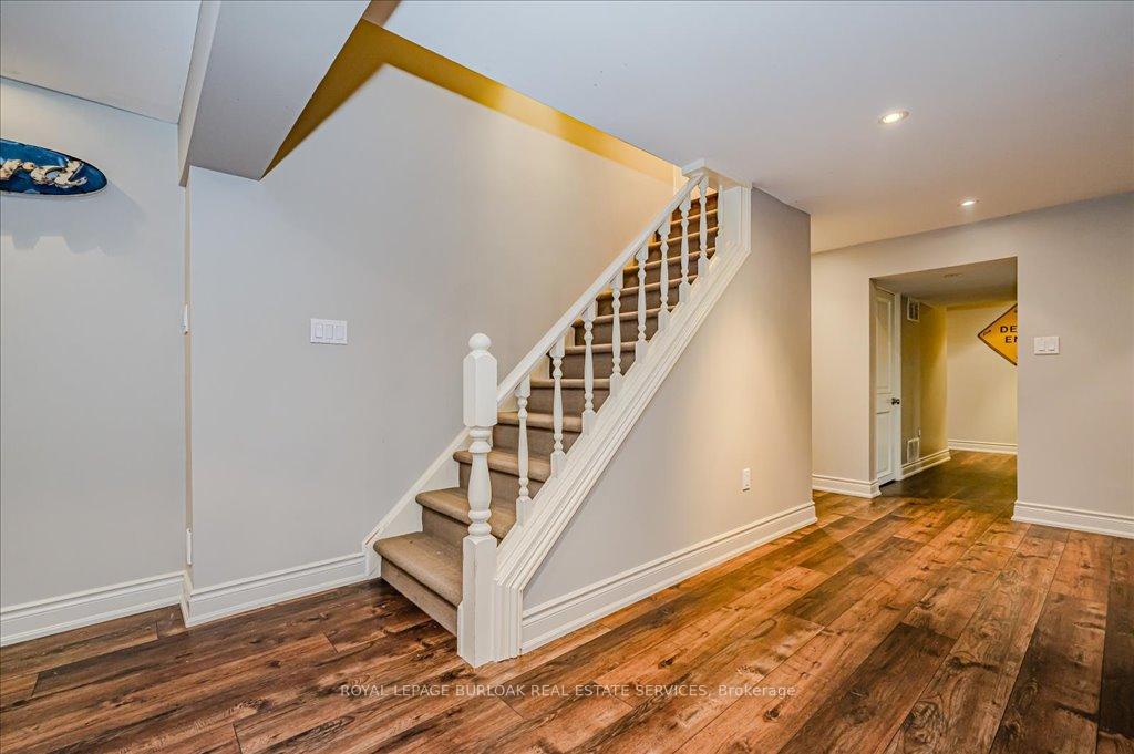Photo 29 of 11 Robinhood Drive, Hamilton, Dundas — HOMEH