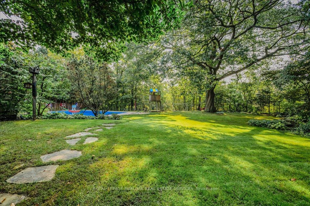 Photo 39 of 11 Robinhood Drive, Hamilton, Dundas — HOMEH