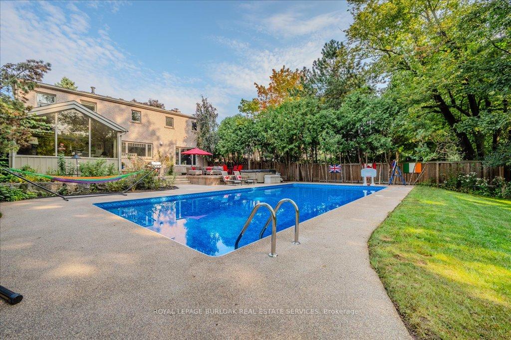 Photo 43 of 11 Robinhood Drive, Hamilton, Dundas — HOMEH
