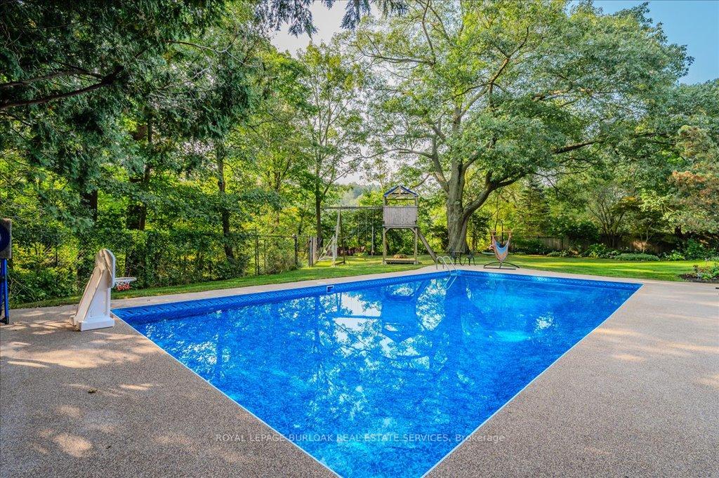 Photo 44 of 11 Robinhood Drive, Hamilton, Dundas — HOMEH