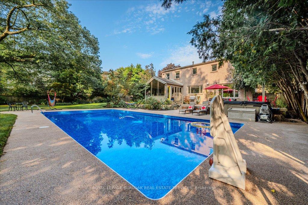 Photo 41 of 11 Robinhood Drive, Hamilton, Dundas — HOMEH