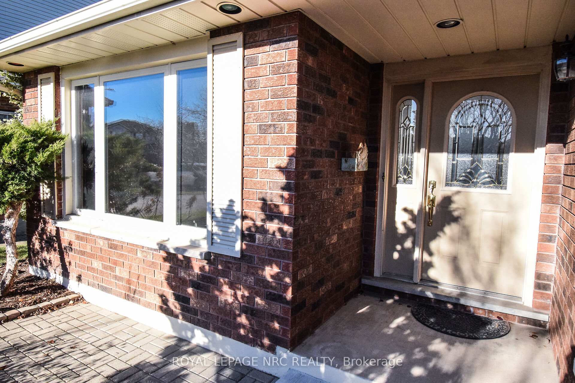 Photo 2 of 9 Bahama Bay, St. Catharines, Bunting/Linwell — HOMEH