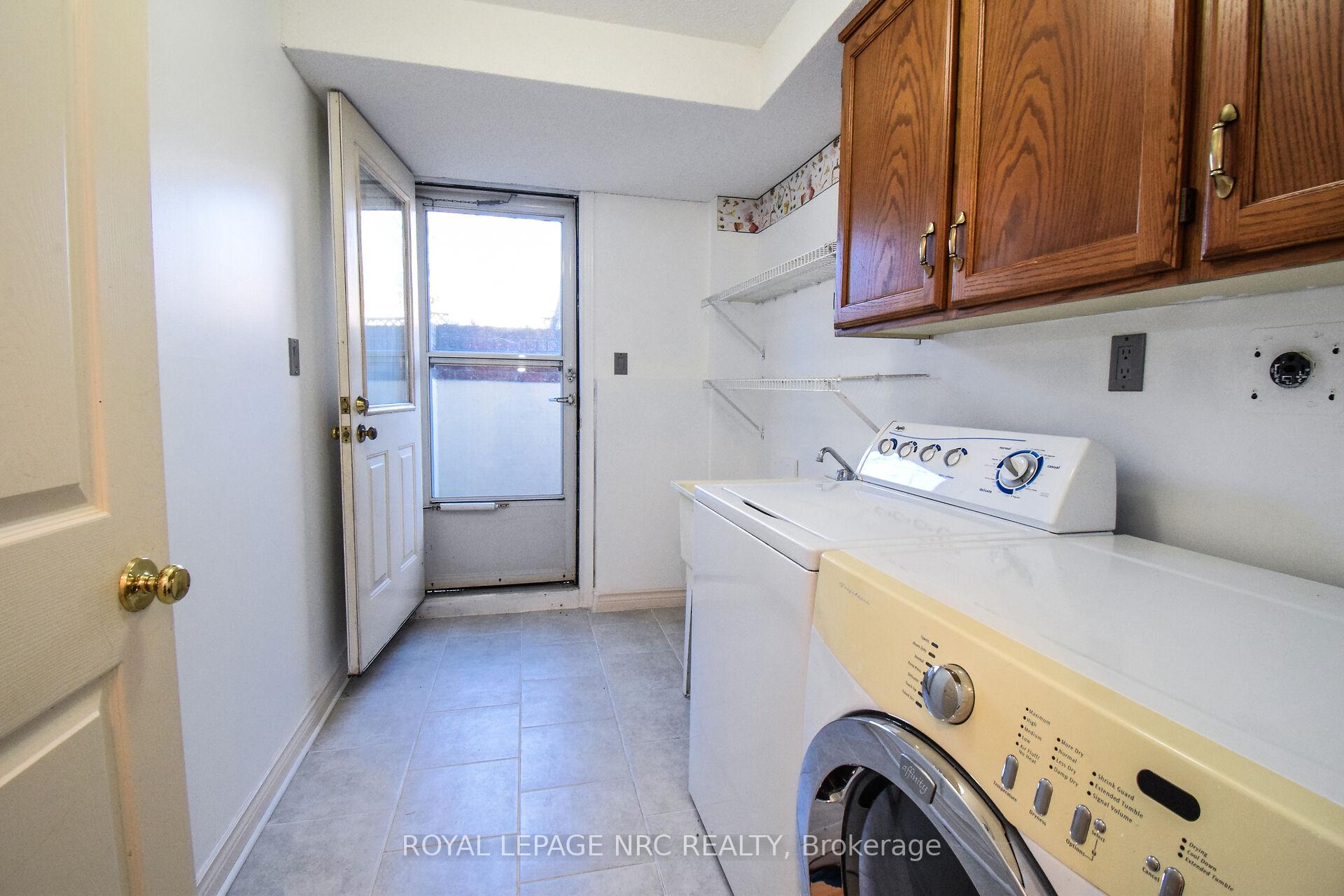 Photo 19 of 9 Bahama Bay, St. Catharines, Bunting/Linwell — HOMEH