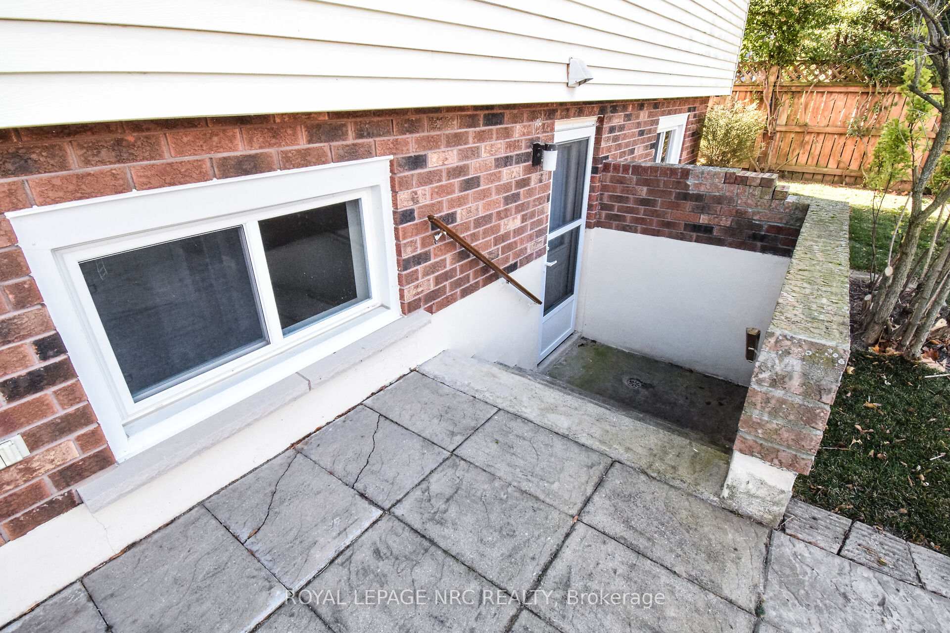 Photo 23 of 9 Bahama Bay, St. Catharines, Bunting/Linwell — HOMEH