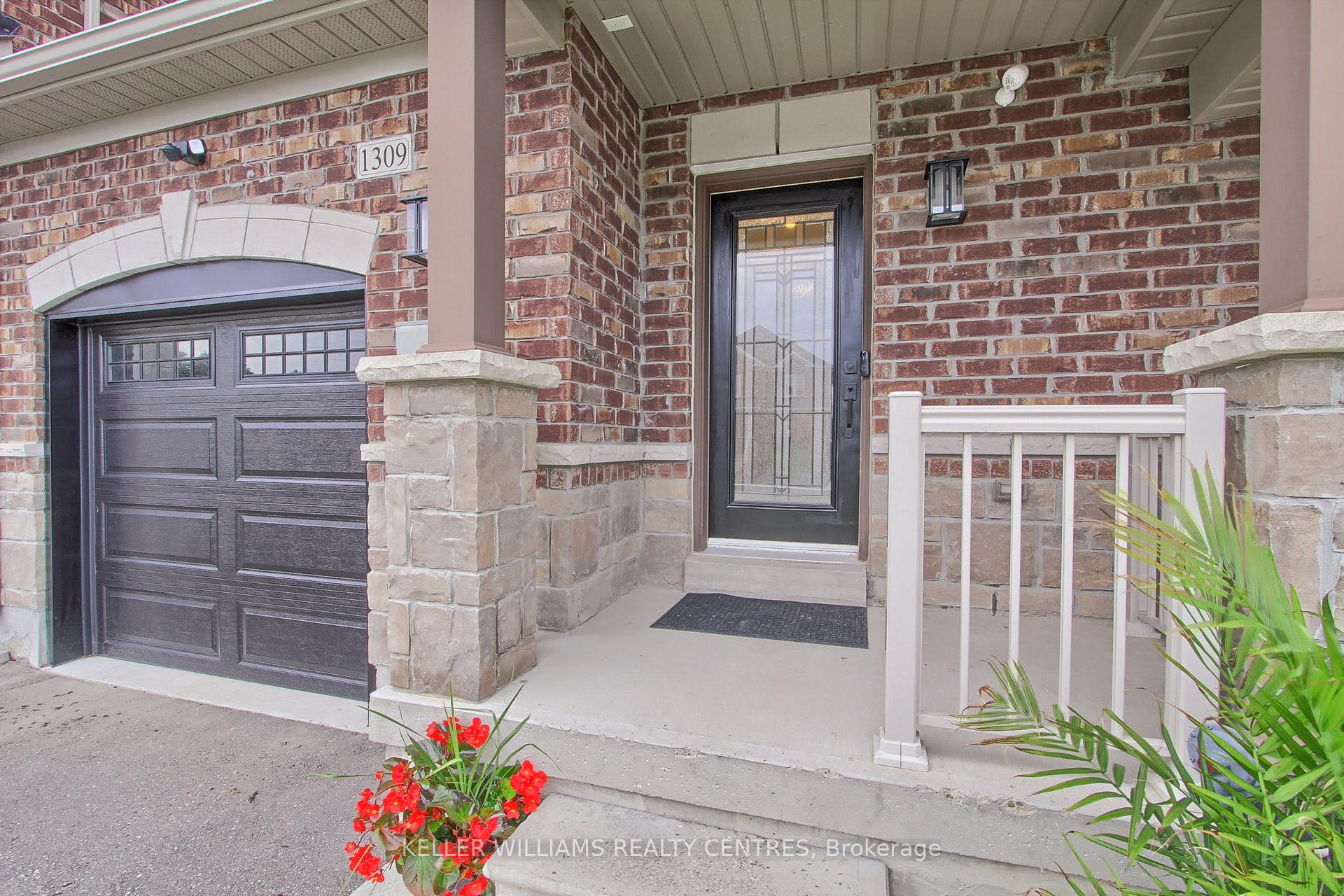 Photo 3 of 1309 Lormel Gate, Innisfil, Lefroy — HOMEH
