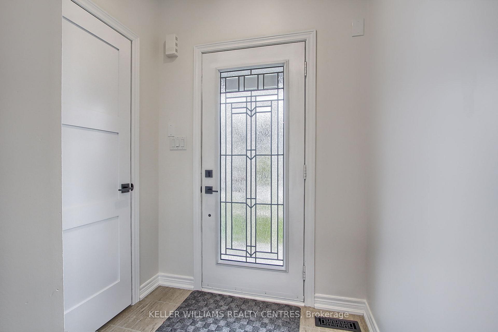Photo 9 of 1309 Lormel Gate, Innisfil, Lefroy — HOMEH