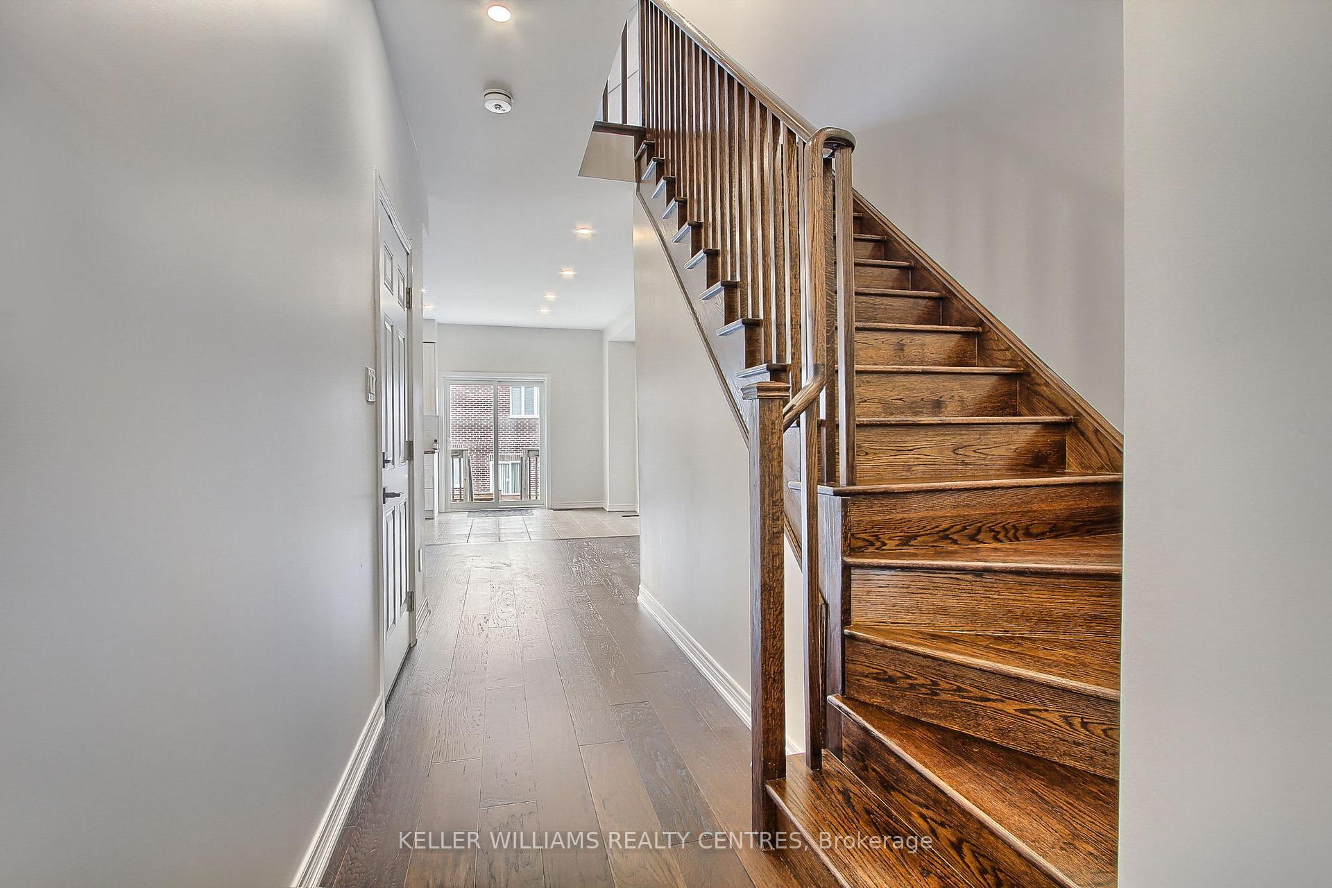 Photo 14 of 1309 Lormel Gate, Innisfil, Lefroy — HOMEH
