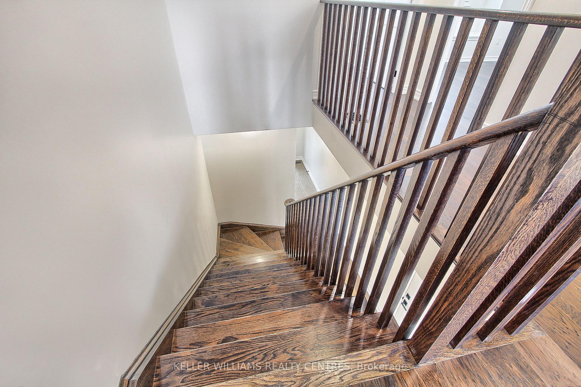Photo 5 of 1309 Lormel Gate, Innisfil, Lefroy — HOMEH