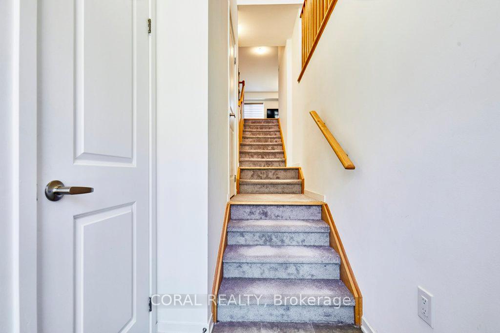 Photo 4 of 774 Heathrow Path, Oshawa, Samac — HOMEH