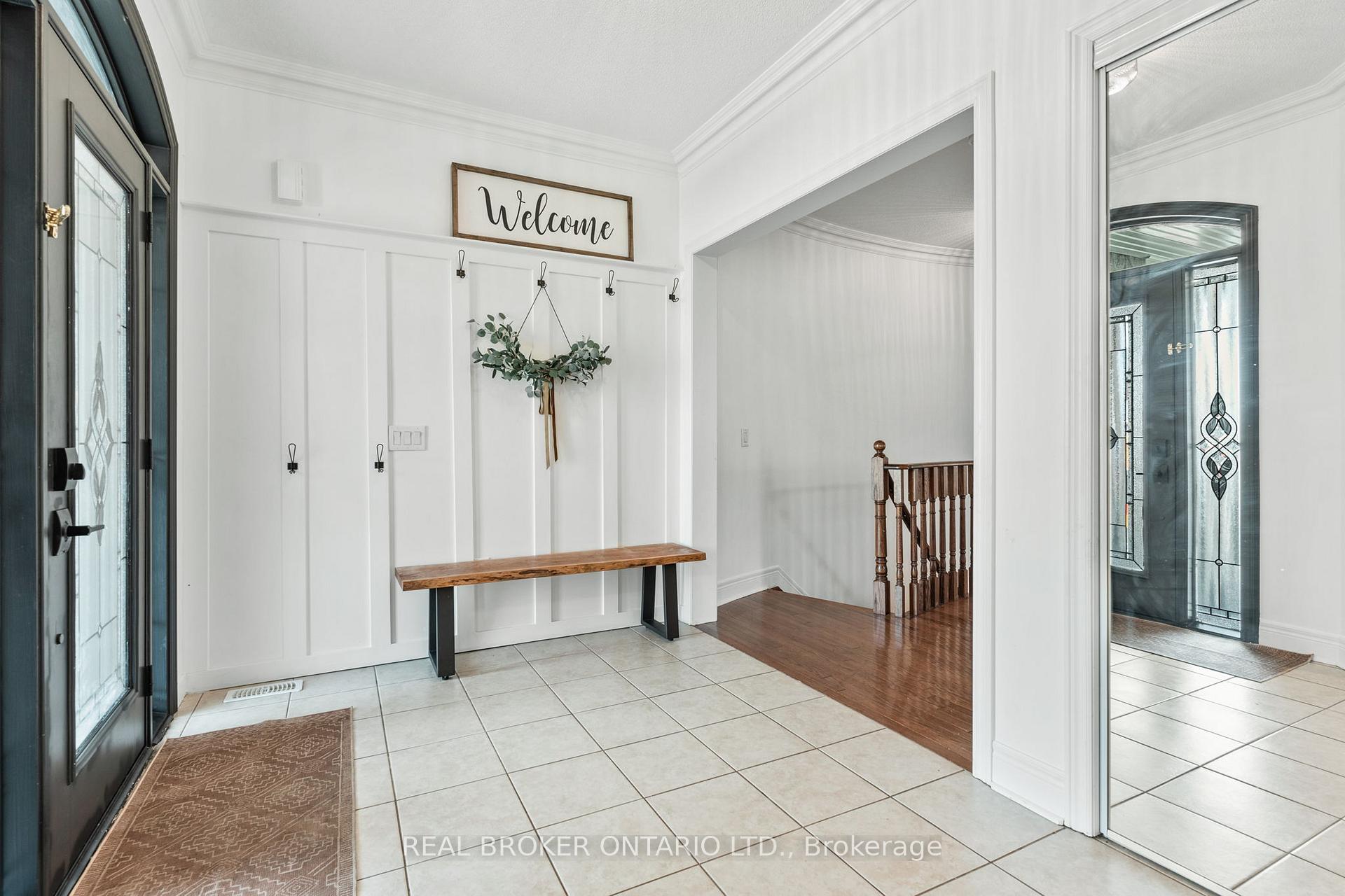 Photo 2 of 12 Turner Drive, Barrie, Bayshore — HOMEH