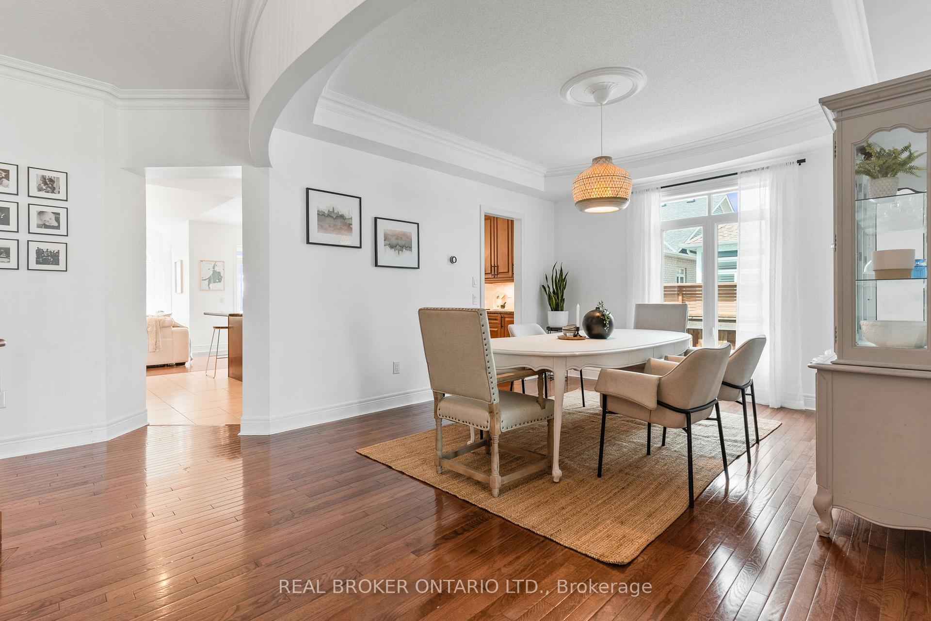 Photo 8 of 12 Turner Drive, Barrie, Bayshore — HOMEH