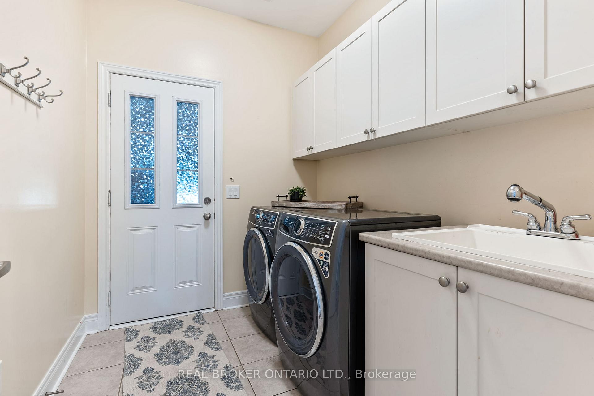 Photo 9 of 12 Turner Drive, Barrie, Bayshore — HOMEH