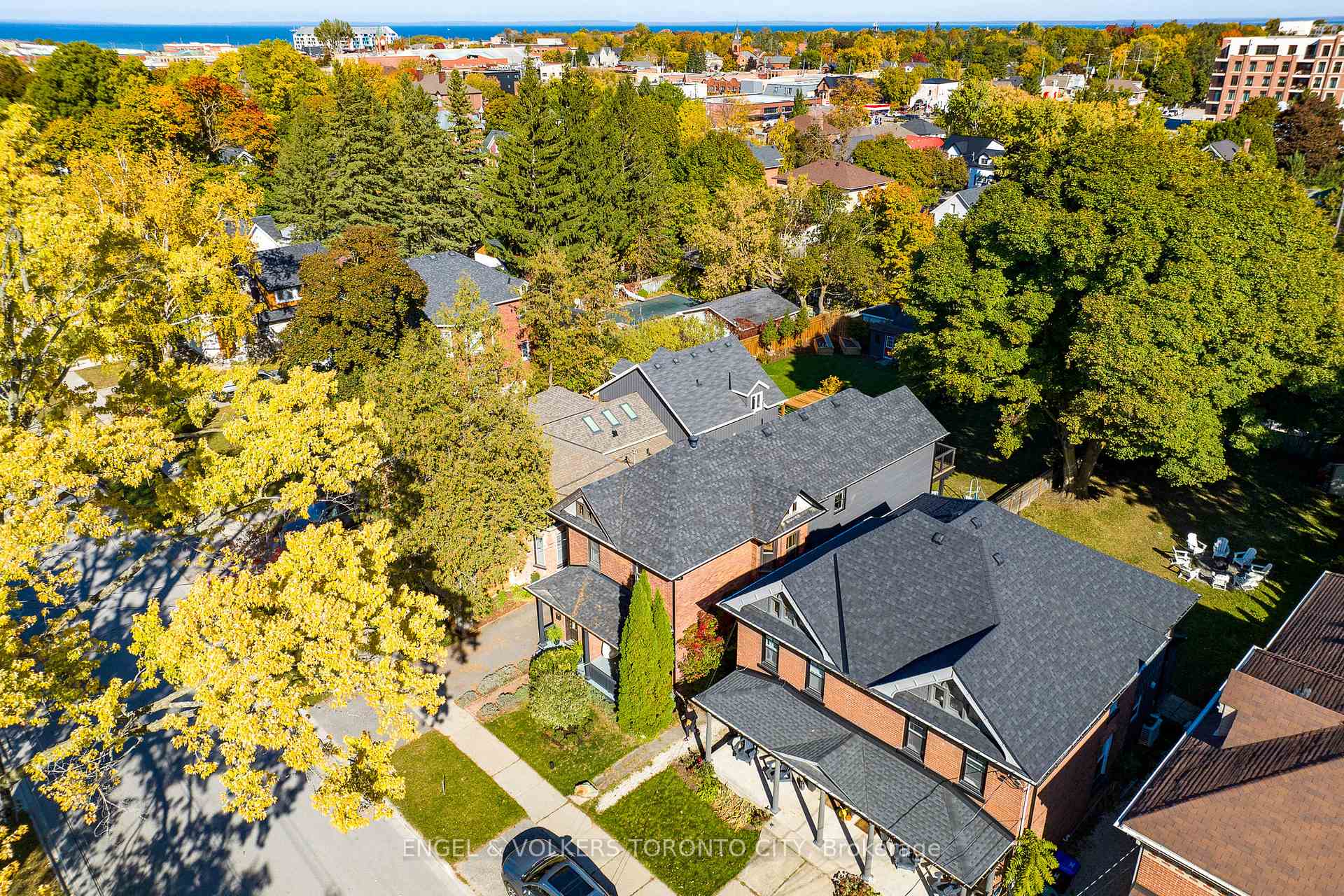 Photo 1 of 305 Maple Street, Collingwood — HOMEH