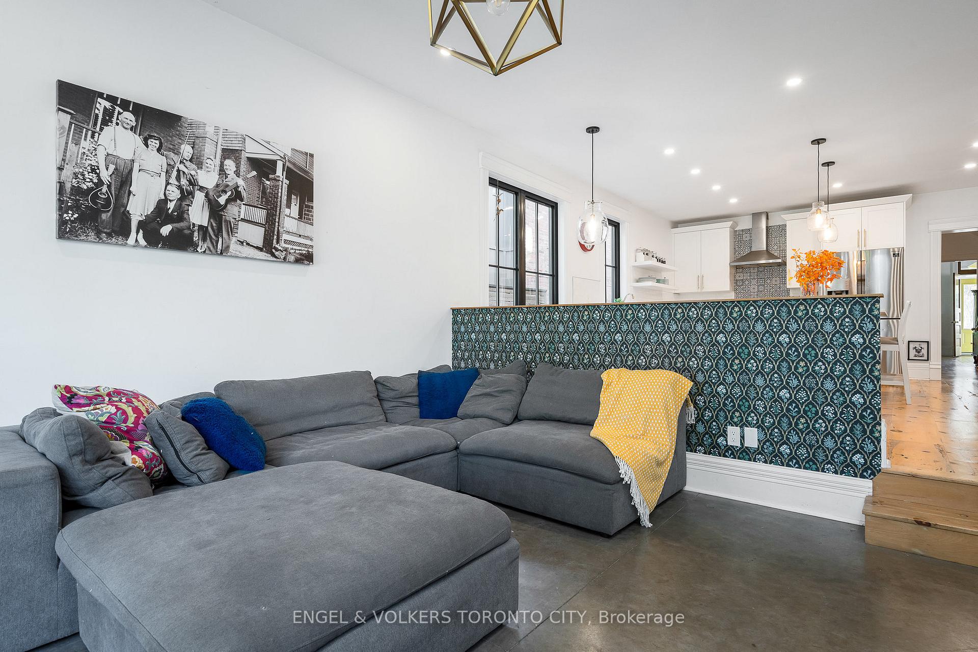 Photo 12 of 305 Maple Street, Collingwood — HOMEH