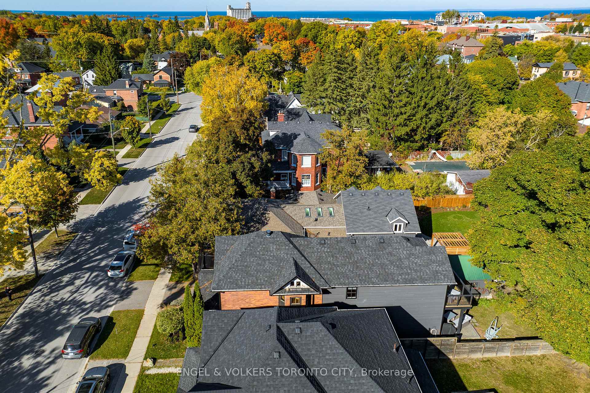 Photo 30 of 305 Maple Street, Collingwood — HOMEH