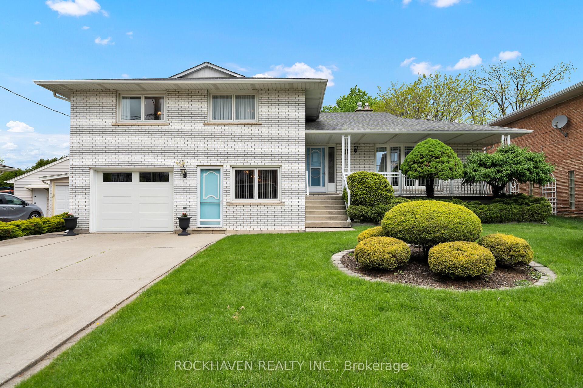 Photo 1 of 54 Barton Street, Hamilton, Waterdown — HOMEH