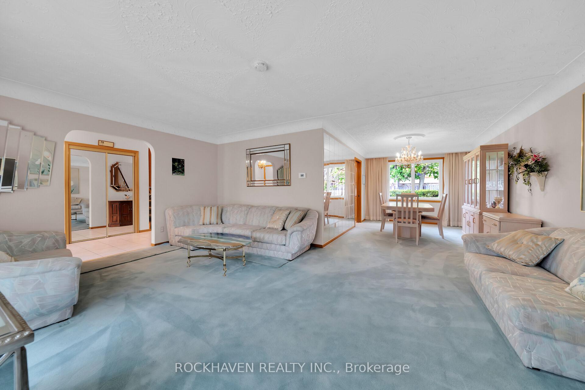 Photo 5 of 54 Barton Street, Hamilton, Waterdown — HOMEH