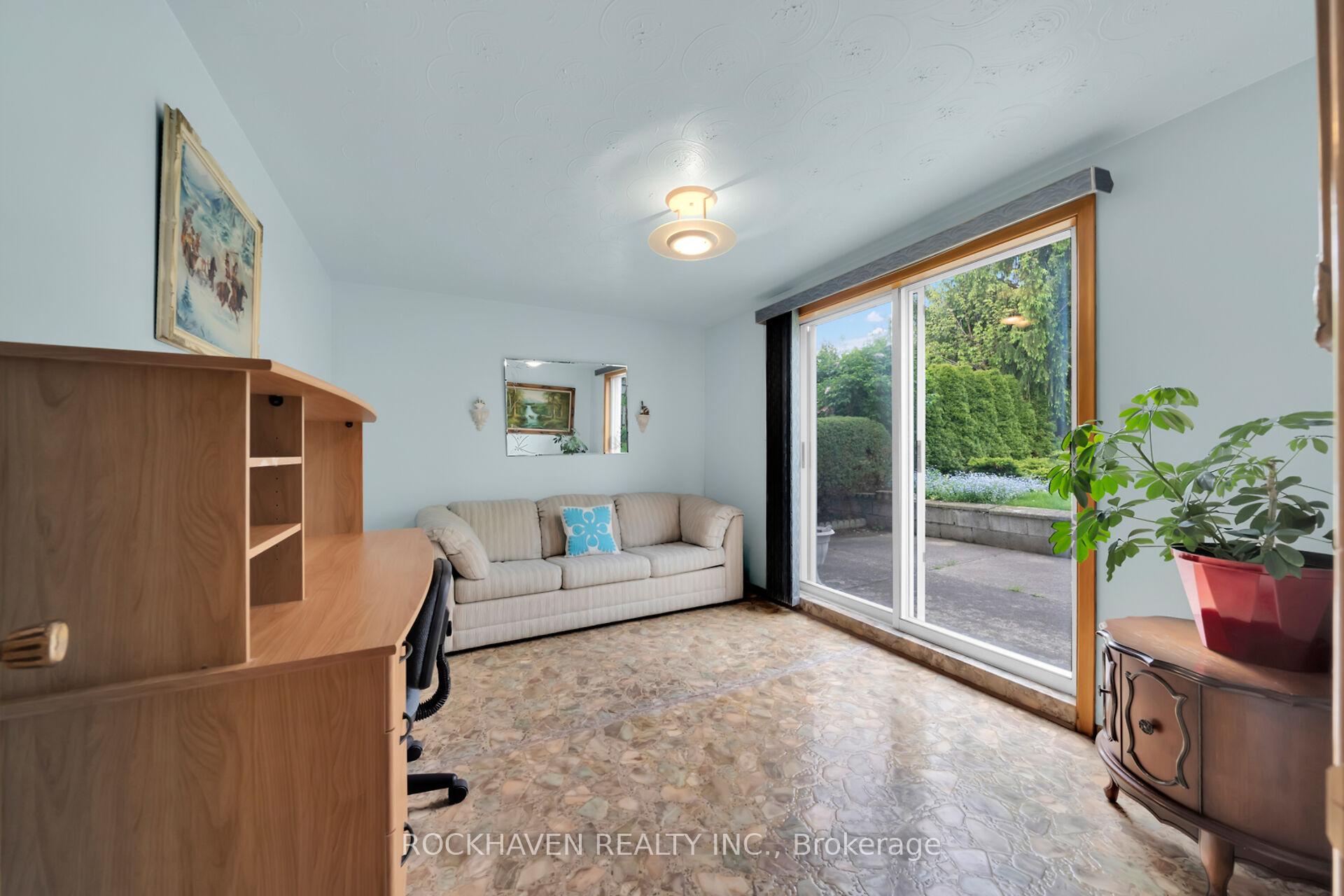 Photo 18 of 54 Barton Street, Hamilton, Waterdown — HOMEH