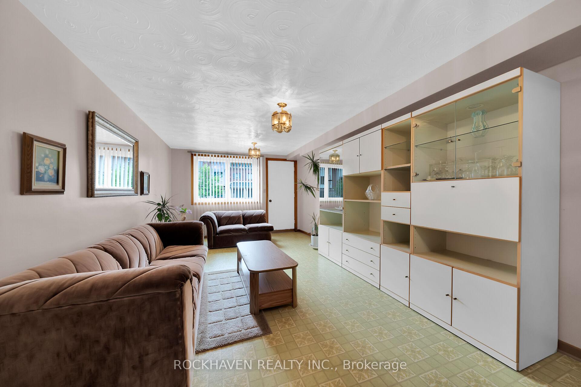 Photo 19 of 54 Barton Street, Hamilton, Waterdown — HOMEH
