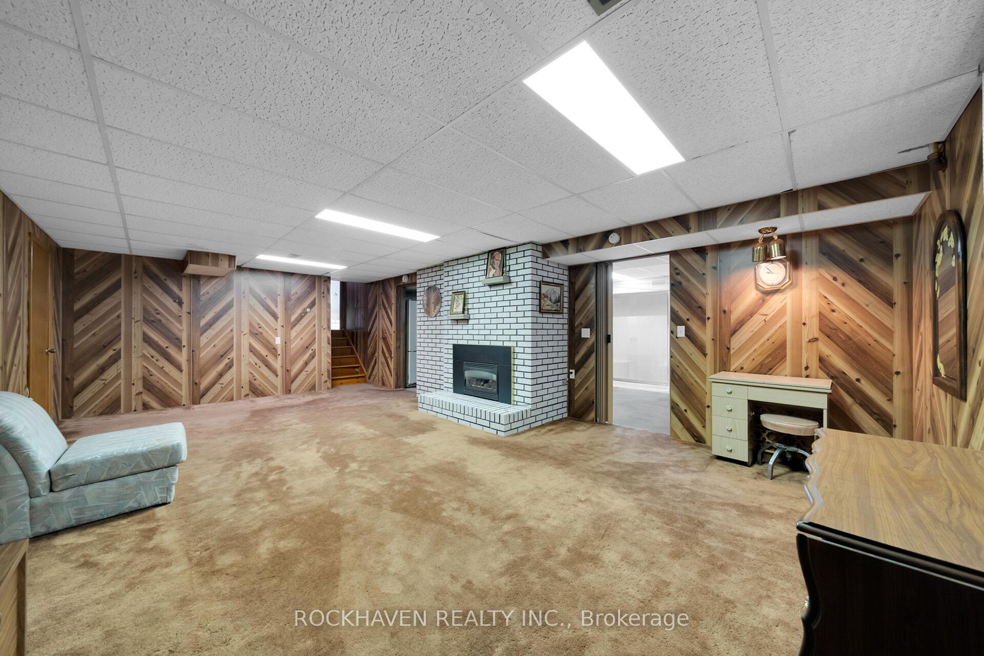 Photo 15 of 54 Barton Street, Hamilton, Waterdown — HOMEH