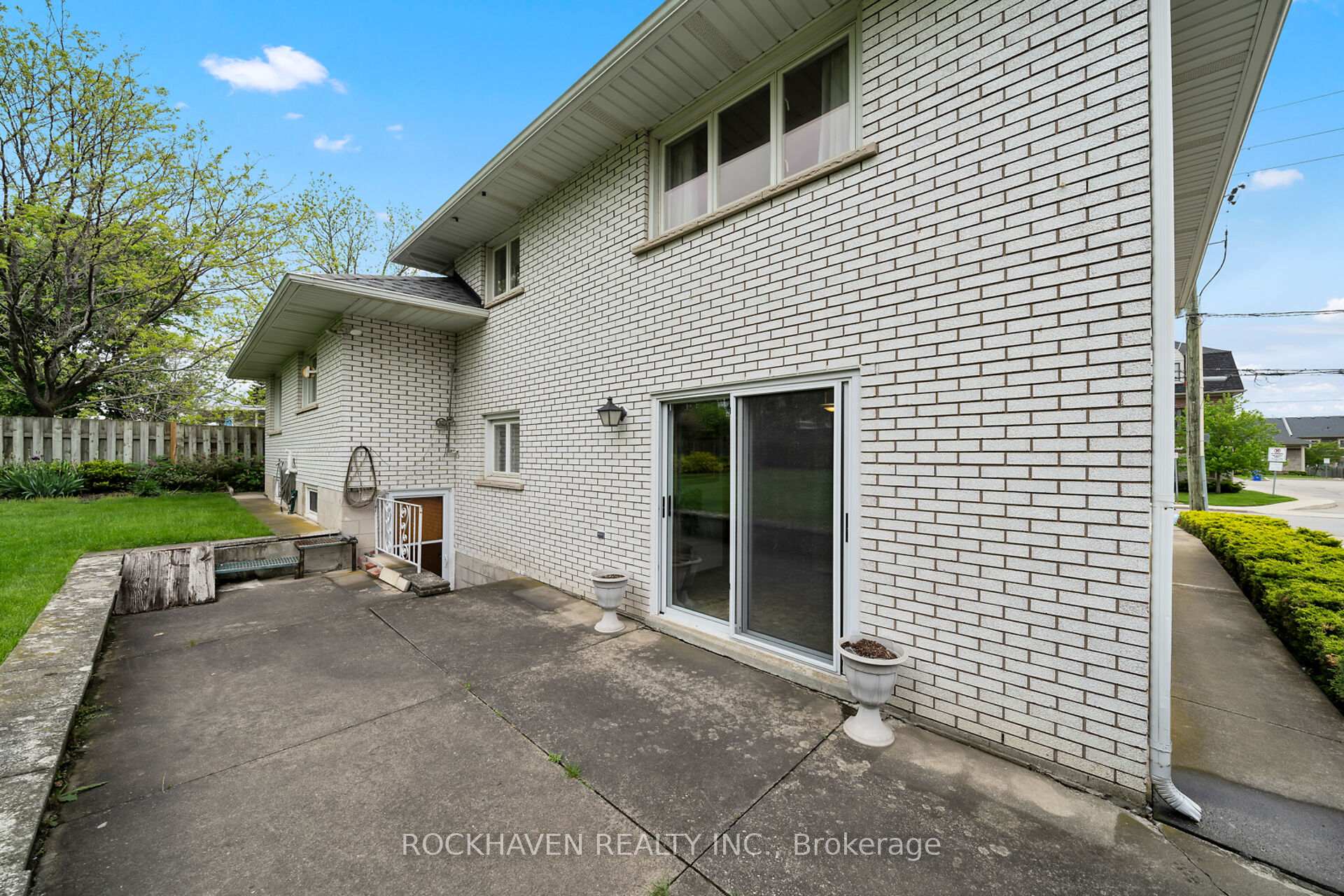 Photo 20 of 54 Barton Street, Hamilton, Waterdown — HOMEH