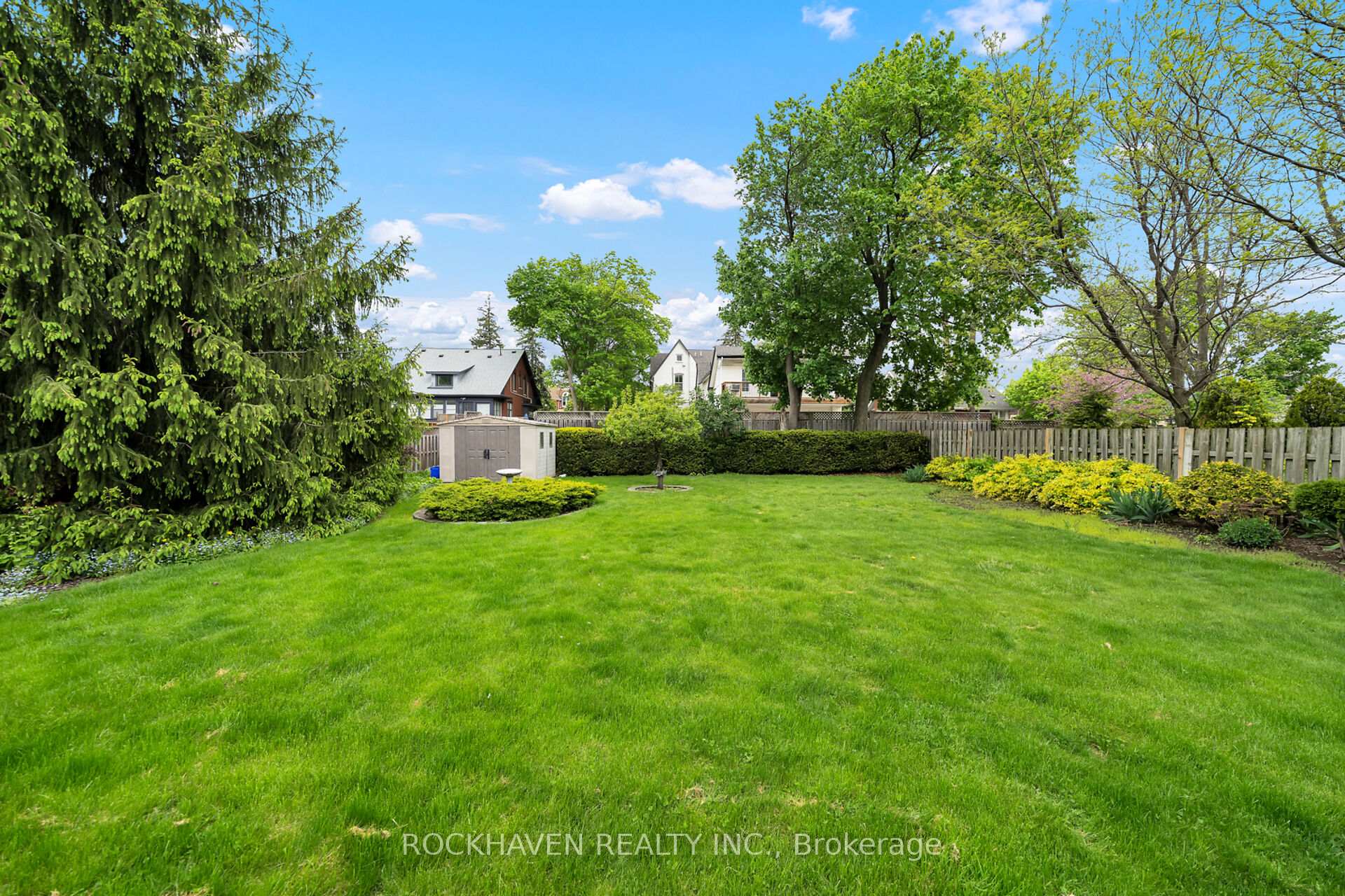 Photo 16 of 54 Barton Street, Hamilton, Waterdown — HOMEH