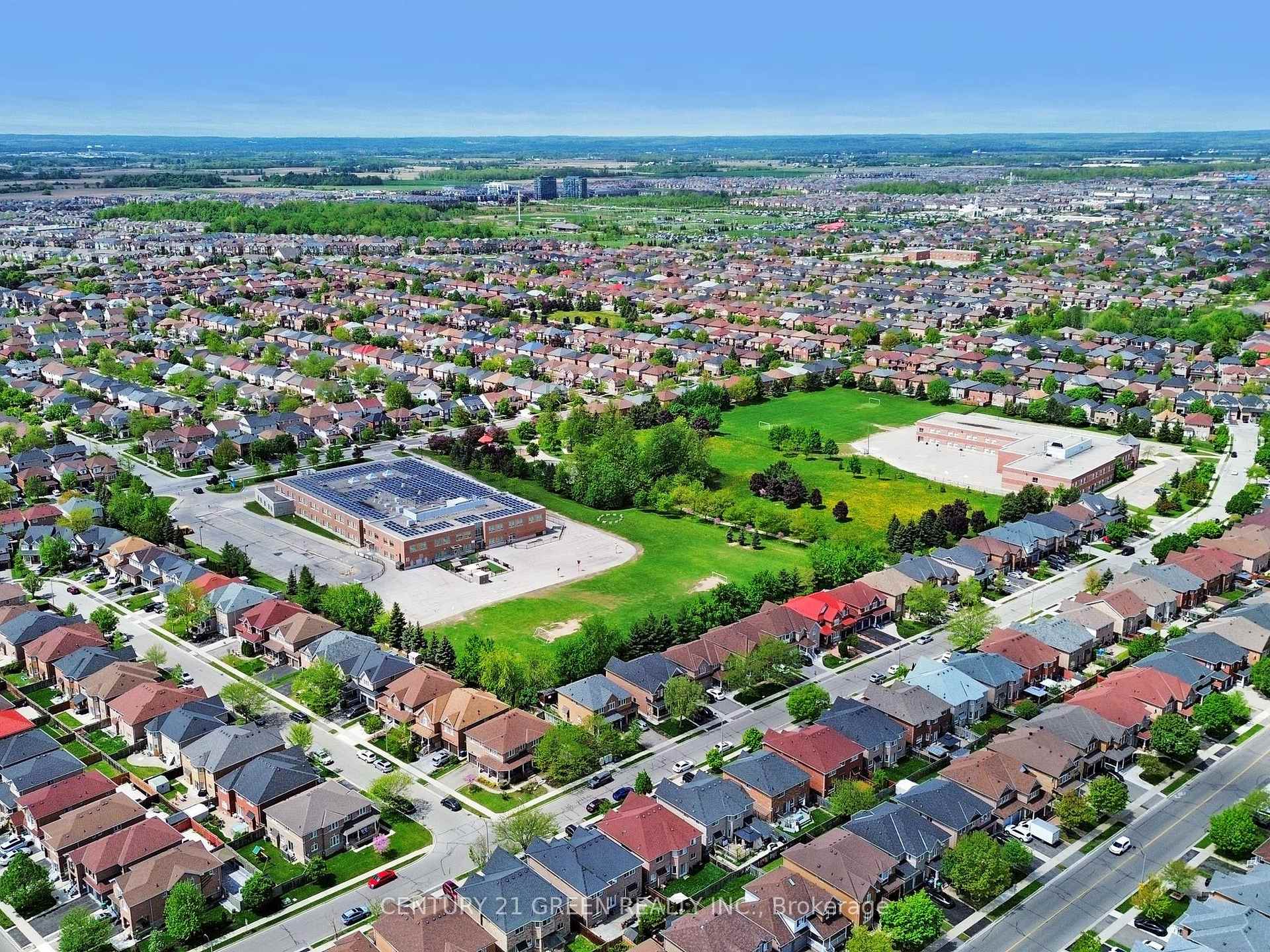 Photo 40 of 60 Fandor Way, Brampton, Fletcher's Meadow — HOMEH