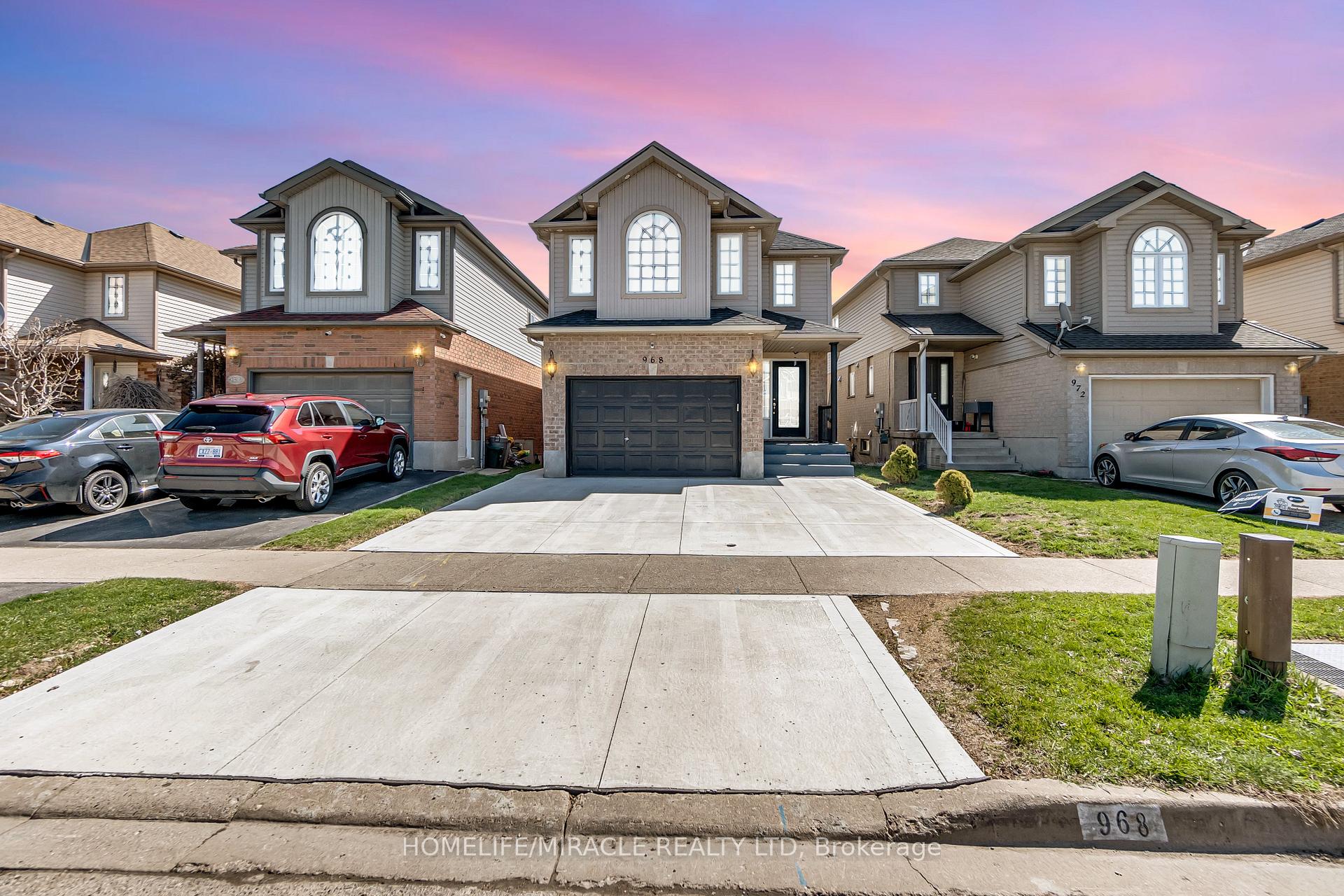 Photo 1 of 968 Copper Leaf Crescent, Kitchener, Larentian West — HOMEH