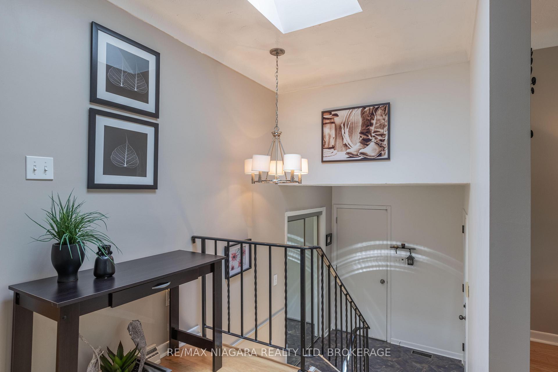 Photo 13 of 49 Shoreline Drive, St. Catharines, Lakeshore — HOMEH