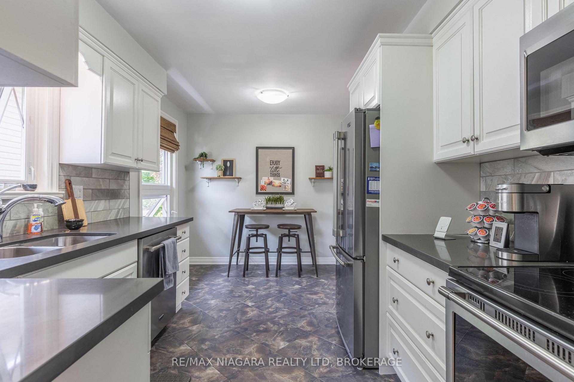 Photo 19 of 49 Shoreline Drive, St. Catharines, Lakeshore — HOMEH