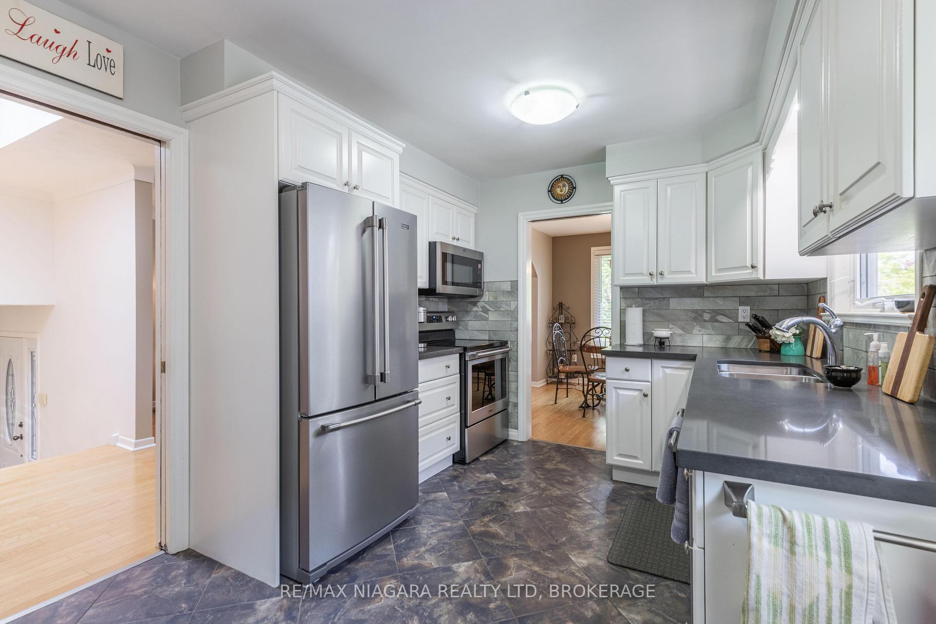 Photo 17 of 49 Shoreline Drive, St. Catharines, Lakeshore — HOMEH