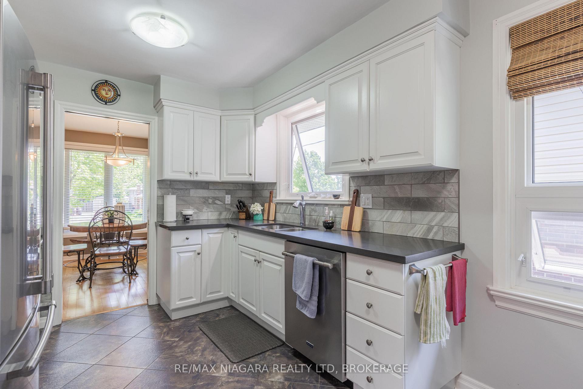 Photo 26 of 49 Shoreline Drive, St. Catharines, Lakeshore — HOMEH
