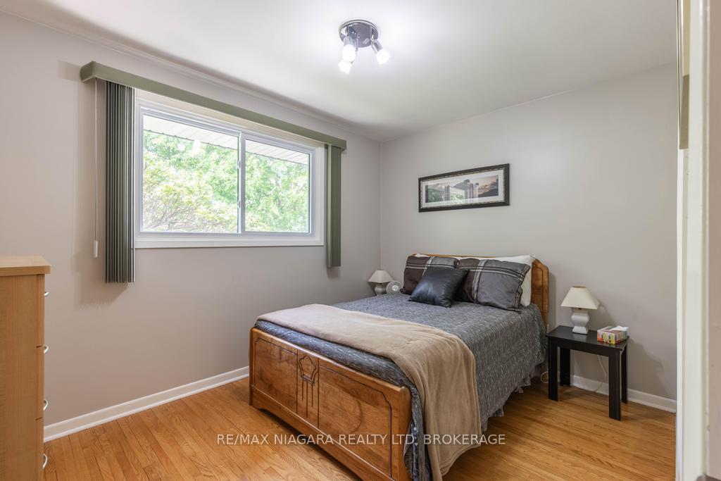 Photo 15 of 49 Shoreline Drive, St. Catharines, Lakeshore — HOMEH