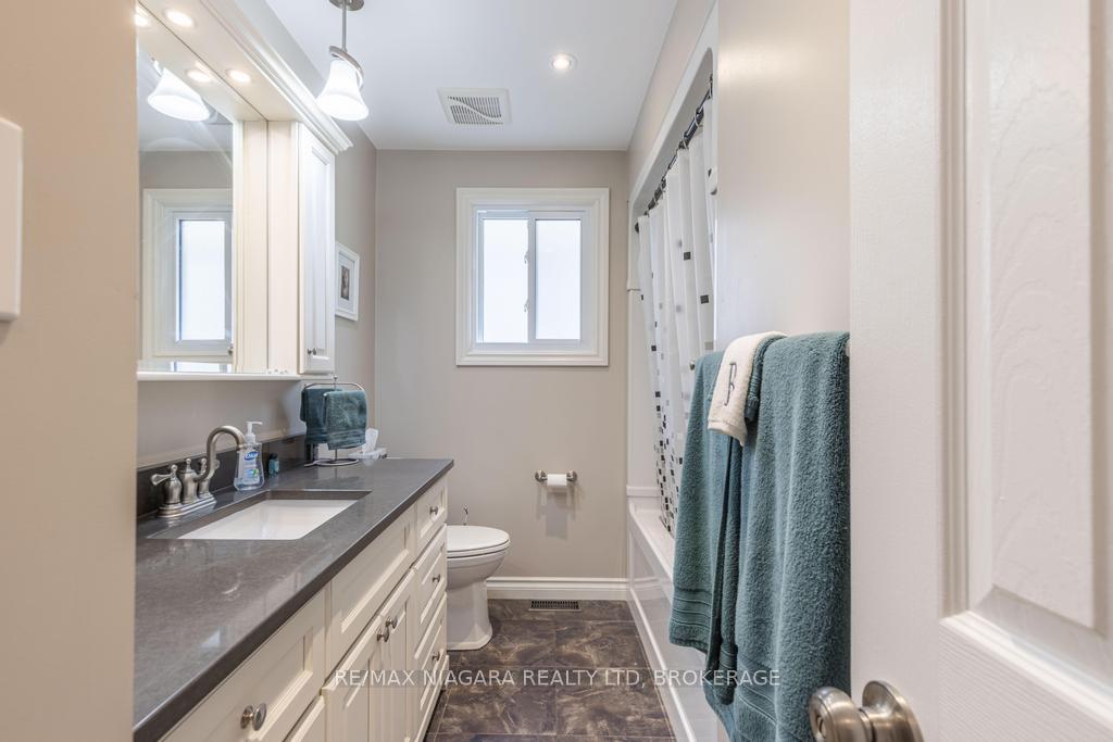 Photo 14 of 49 Shoreline Drive, St. Catharines, Lakeshore — HOMEH