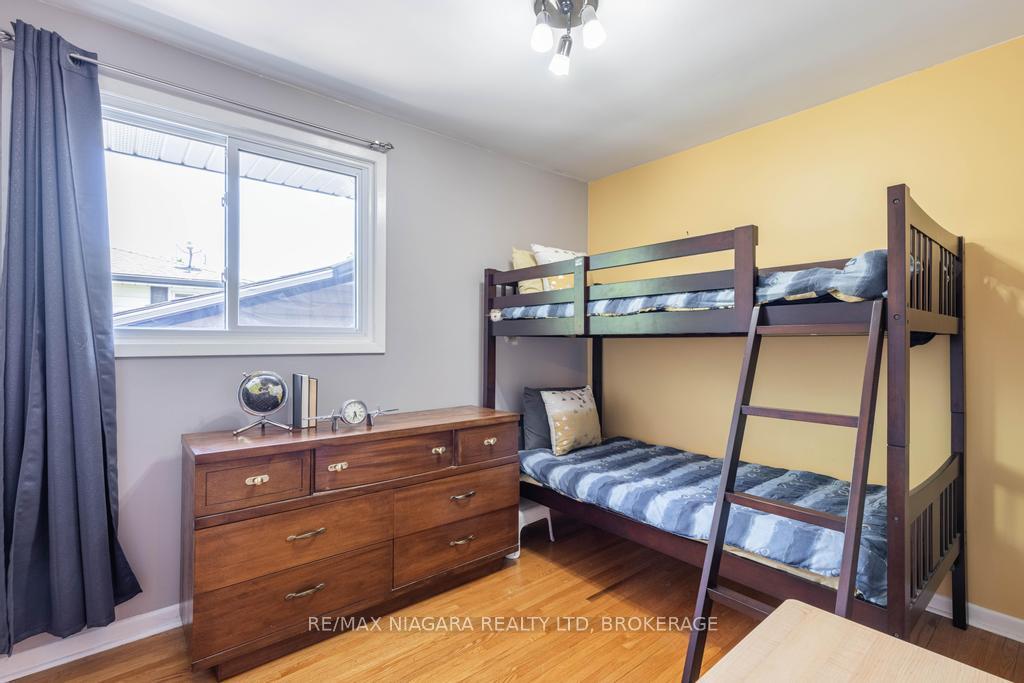 Photo 11 of 49 Shoreline Drive, St. Catharines, Lakeshore — HOMEH