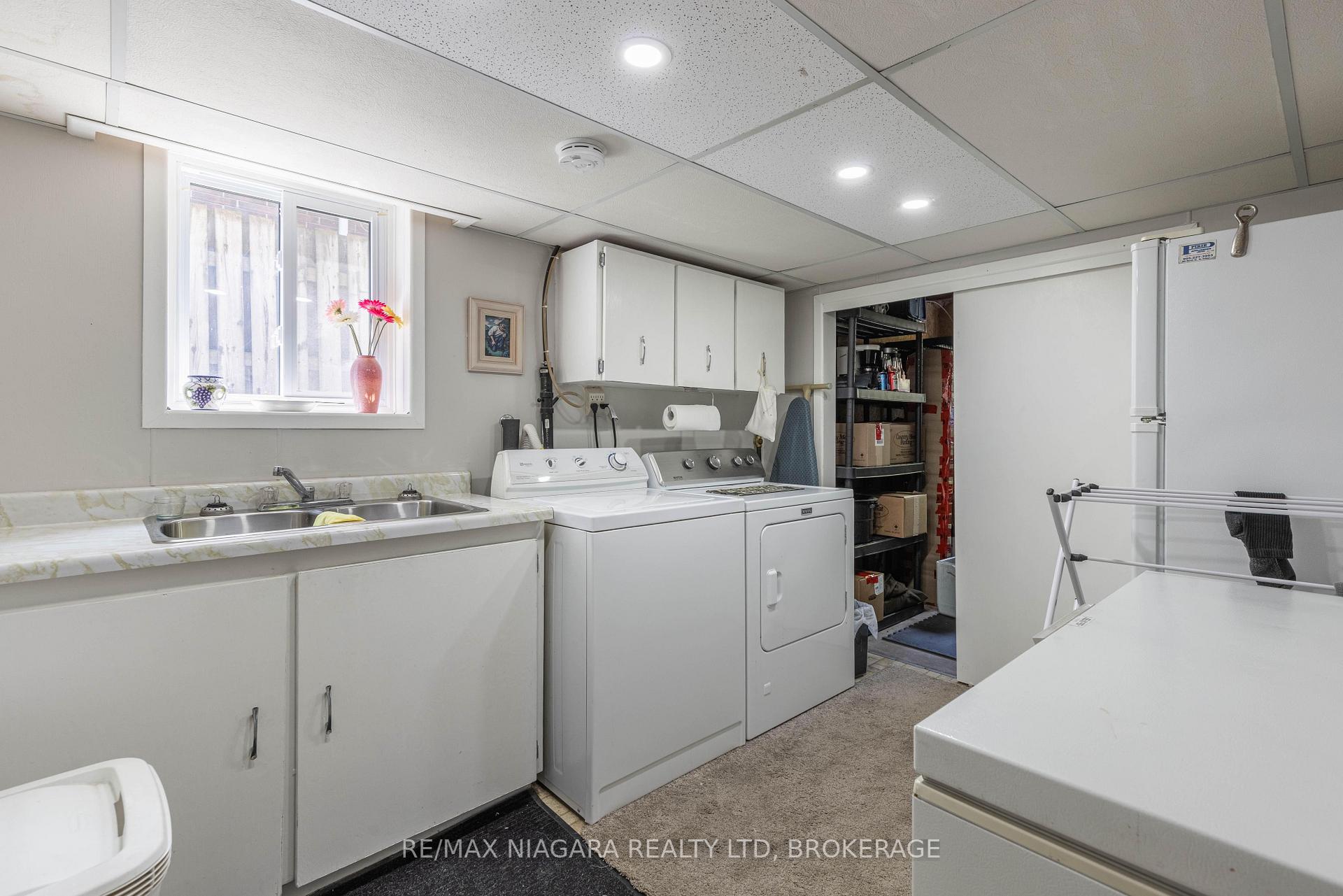 Photo 33 of 49 Shoreline Drive, St. Catharines, Lakeshore — HOMEH