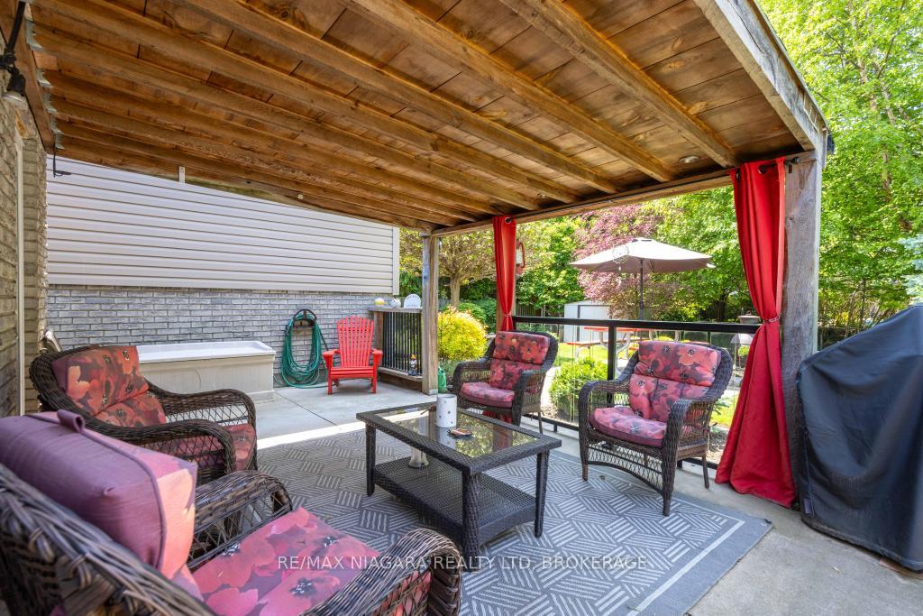 Photo 22 of 49 Shoreline Drive, St. Catharines, Lakeshore — HOMEH